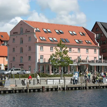 Hotel Am Yachthafen Waren (Mueritz)