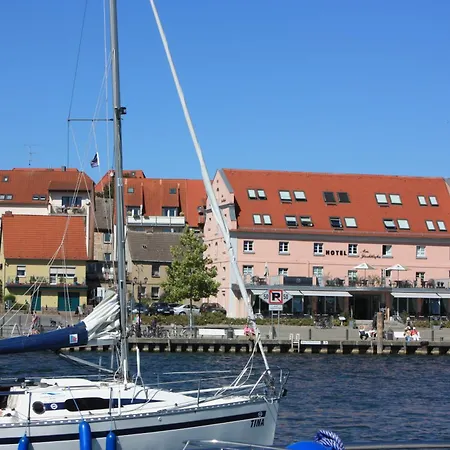 Am Yachthafen 瓦伦