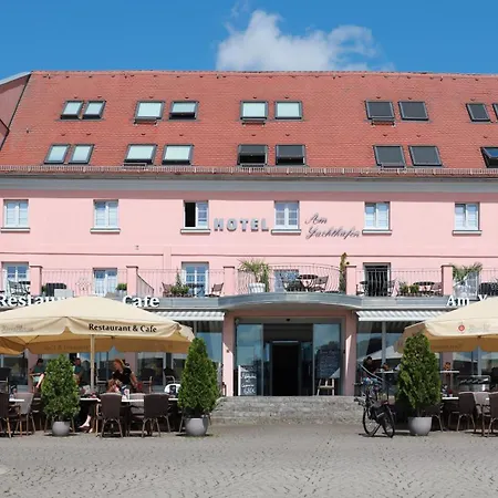 Am Yachthafen Waren (Mueritz)