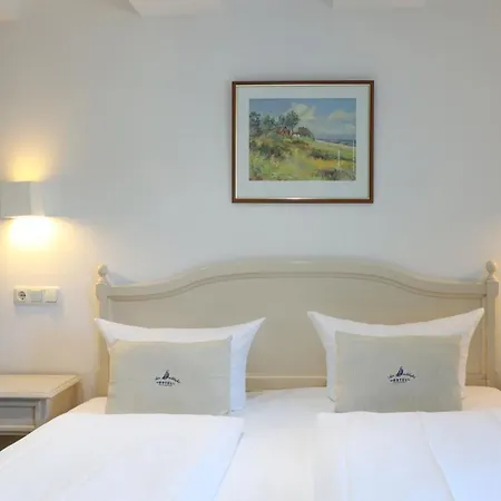 酒店 Am Yachthafen 3*