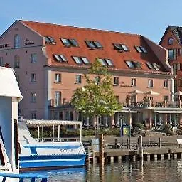 Am Yachthafen Hotel Waren (Mueritz)