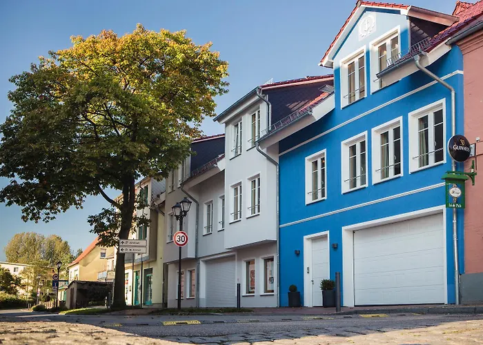 Hotel Am Yachthafen 3*